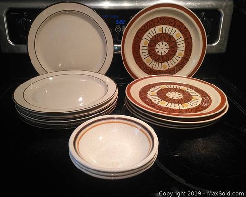 Lot #0033 (1 of 4)