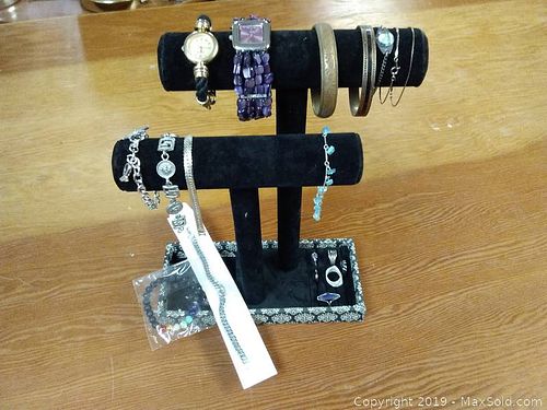 Lot #0026 (1 of 6)