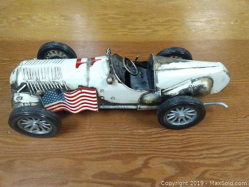 Lot #0117 (1 of 4)