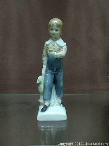 Lot #0272 (1 of 5)