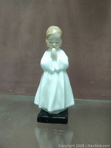 Lot #0277 (1 of 3)