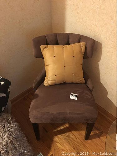 Lot #0858 (1 of 7)