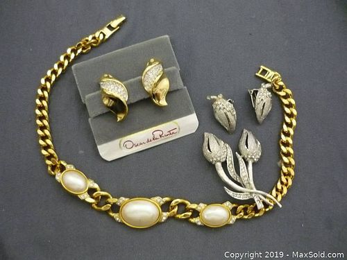 Lot #0126 (1 of 4)