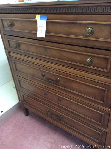 Lot #0025 (1 of 10)