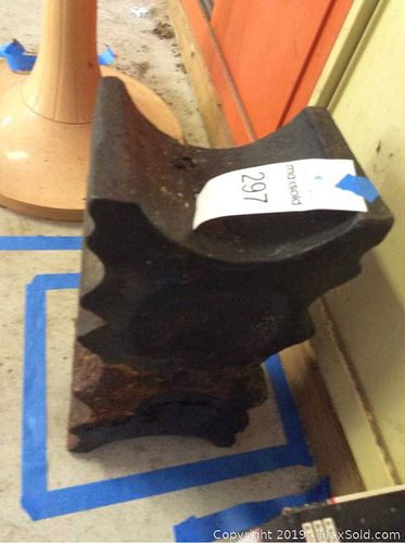 Lot #0297 (1 of 3)