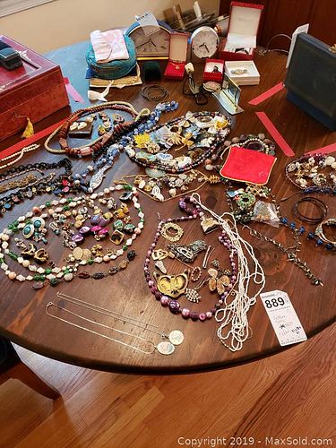 Lot #0893 (1 of 10)