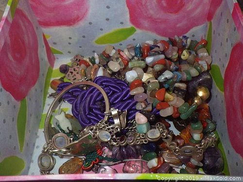 Lot #0839 (1 of 27)