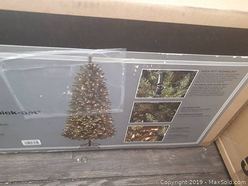Lot #0064 (1 of 4)