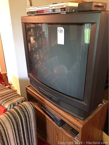 Lot #0125 (1 of 10)