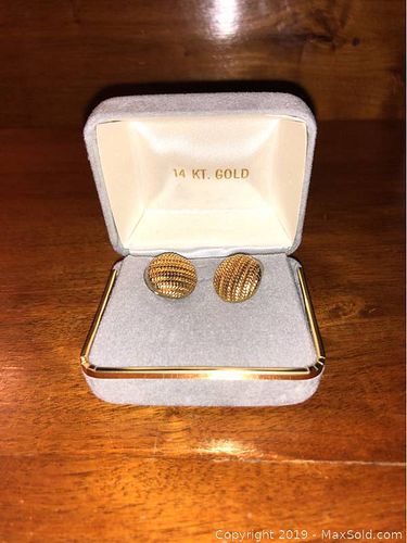 Lot #0009 (1 of 2)