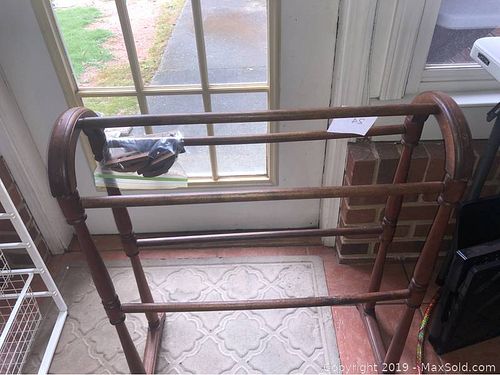 Lot #0046 (1 of 2)