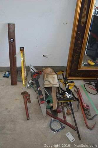 Lot #0879 (1 of 8)