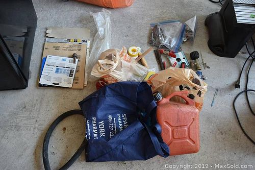 Lot #0889 (1 of 7)