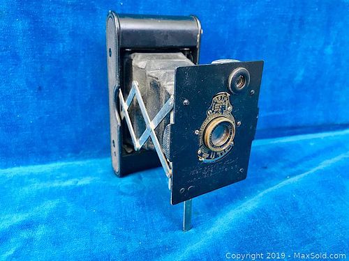 Lot #0210 (1 of 12)