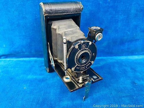 Lot #0218 (1 of 13)