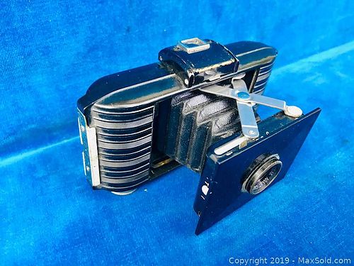 Lot #0220 (1 of 12)