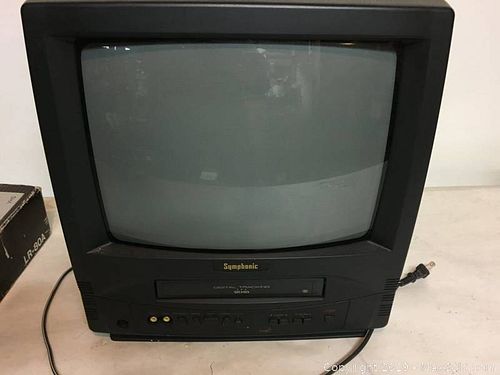 Lot #0007 (1 of 3)