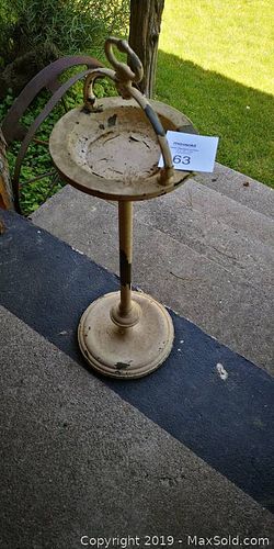 Lot #0063 (1 of 3)