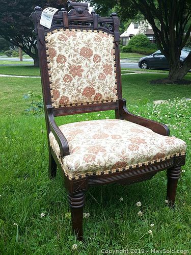 Lot #0748 (1 of 10)