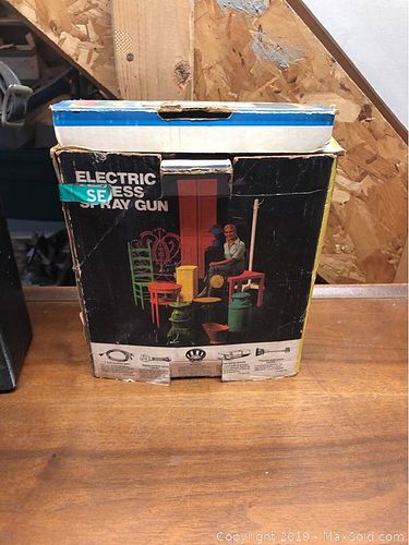 Lot #0182 (1 of 4)