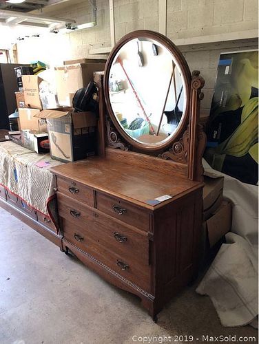 Lot #0103 (1 of 13)