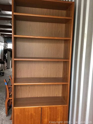 Lot #0023 (1 of 2)