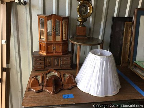 Lot #0050 (1 of 4)