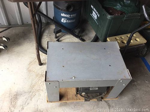Lot #0051 (1 of 4)