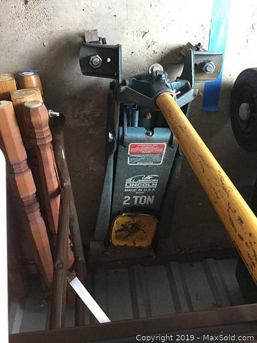 Lot #0053 (1 of 2)
