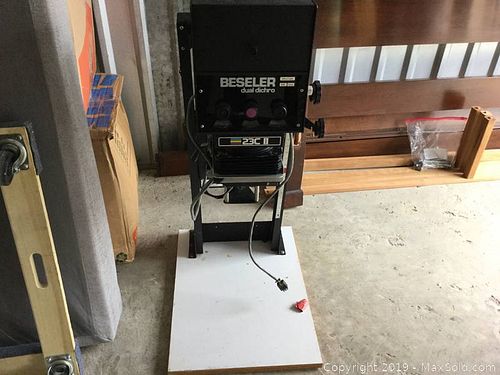 Lot #0065 (1 of 3)