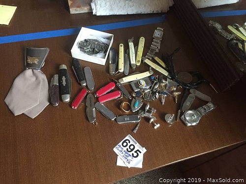 Lot #0695 (1 of 8)
