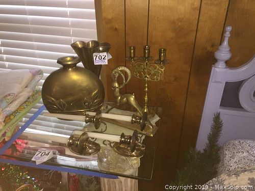 Lot #0702 (1 of 17)