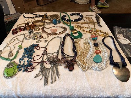 Lot #0071 (1 of 20)
