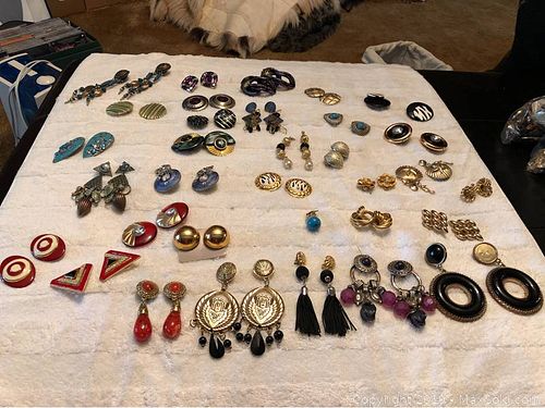 Lot #0090 (1 of 16)