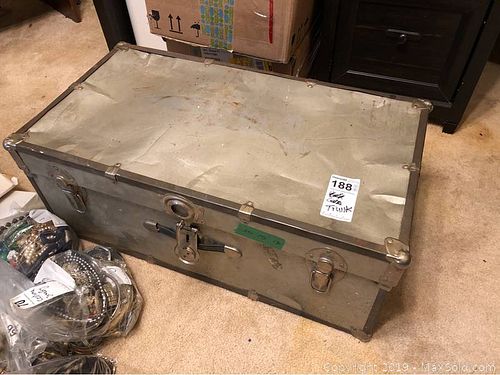 Lot #0188 (1 of 7)
