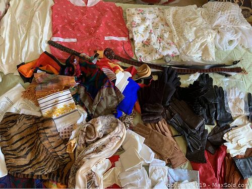 Lot #0244 (1 of 18)