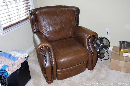 Lot #0657 (1 of 9)