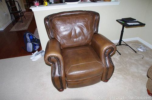 Lot #0660 (1 of 9)
