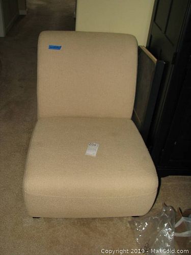 Lot #0698 (1 of 6)