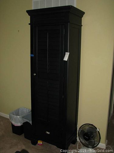 Lot #0699 (1 of 6)