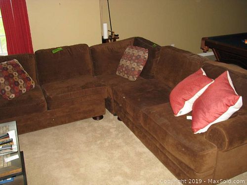 Lot #0715 (1 of 9)
