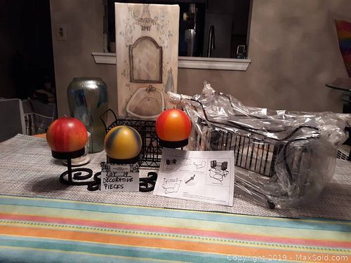 Lot #0019 (1 of 5)