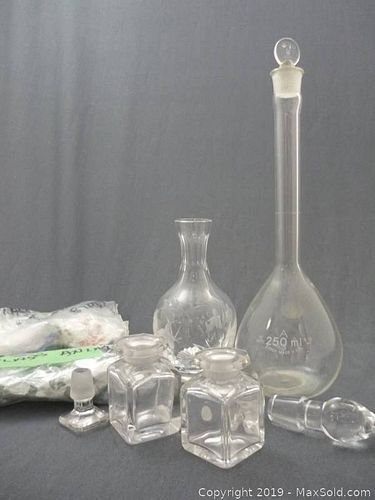 Lot #0024 (1 of 9)