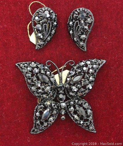 Lot #0069 (1 of 4)