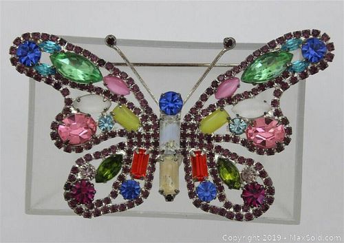 Lot #0148 (1 of 4)