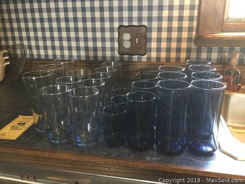 Lot #0049 (1 of 6)