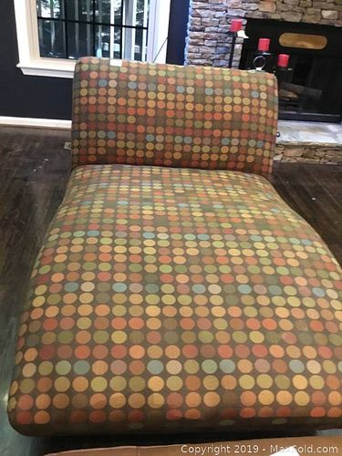 Lot #0110 (1 of 8)