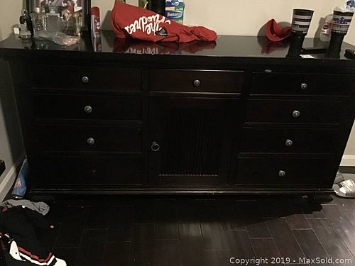 Lot #0131 (1 of 8)