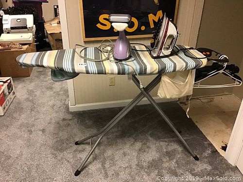 Lot #0161 (1 of 8)