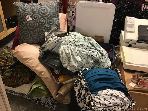 Lot #0179 (1 of 12)